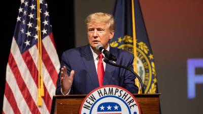 Trump inició su campaña electoral para las primarias republicanas con un polémico discurso.