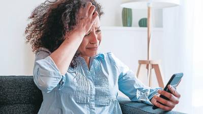 El vaivén de sentimientos es muy confuso, el sentimiento de culpa se puede apoderar de la víctima. El “ghosting” provoca pérdida de autoestima, dificultad para volver a tener nuevas relaciones, depresión.