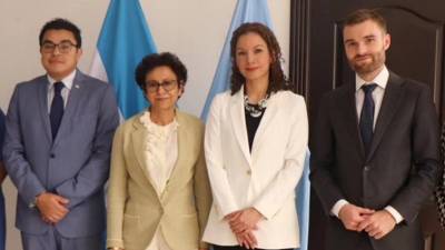 La relatora especial de la ONU Irene Kha en su visita a la Cancillería de Honduras.