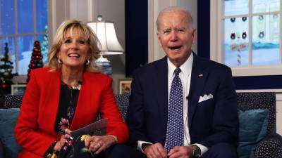 A través de una videoconferencia desde la Casa Blanca, Jill y Joe Biden se conectaron con un hombre que dijo llamarse “Jared”, padre de cuatro hijos.