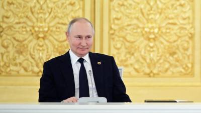 Putin firmó varios acuerdos comerciales con China, en un intento de liderar un nuevo orden mundial.