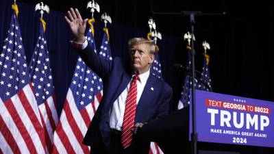 Trump mantiene su favoritismo para conquistar el voto latino en EEUU pese a sus constantes ataques contra los inmigrantes.