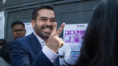 Maynez a su llegada al centro de votación en la zona de Roma y Condesa de Ciudad de México.