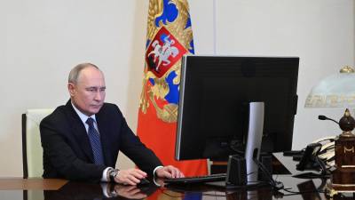 Putin votó en línea en los comicios presidenciales en Rusia.