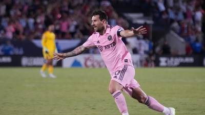 Messi rescata al Inter Miami con doblete y avanzan a los cuartos de final