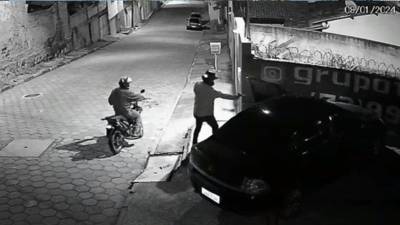 Imagen del video de los sicarios cuando atacan a Erilson Simões Matos.