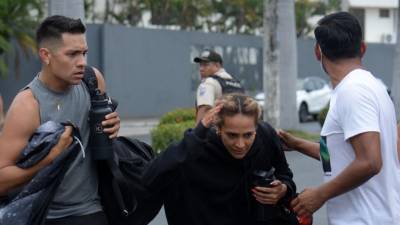 El retorno de ciudadanos a sus domicilios se volvió caótico en urbes como Quito y Guayaquil, tras una jornada de terror vivida este martes en Ecuador, asediado por grupos de delincuencia organizada que reaccionaron con violencia al decreto de estado de excepción emitido el lunes por el Gobierno.