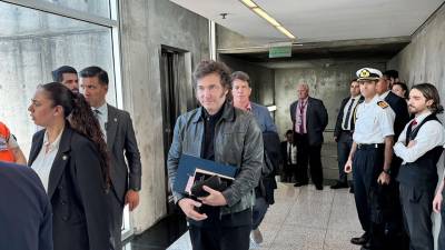 Milei viajó este martes a Suiza para participar en el foro de Davos.