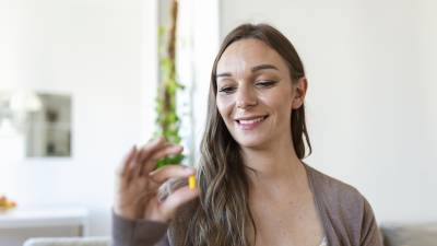 Ya sea de una combinación de luz del sol y la dieta, o puramente de complementos, todas las formas de ingesta pueden funcionar.