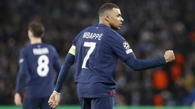 Mbappé fue el anotador de los dos tantos del PSG ante la Real Sociedad.