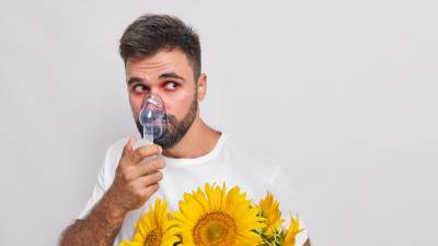 La salud respiratoria se refiere al bienestar y funcionamiento adecuado del sistema respiratorio, que incluye los pulmones, las vías respiratorias y otros órganos relacionados. Mantener una buena salud respiratoria es crucial para respirar fácilmente y mantener un estilo de vida activo.