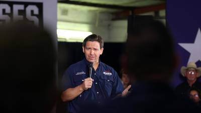 Fotografía de archivo del gobernador de Florida, Ron DeSantis. EFE/EPA/Adam Davis