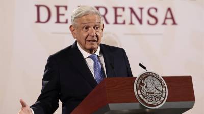 El presidente de México, Andrés Manuel López Obrador, habla en su rueda de prensa matutina, este jueves en el Palacio Nacional, en Ciudad de México (México).