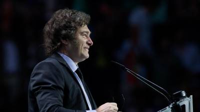 Milei tildó de corrupta a la esposa de Pedro Sánchez, presidente del Gobierno de España.