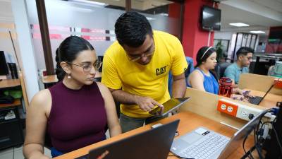 Solo dos de cada diez jóvenes que buscan empleo tienen conocimiento de herramientas tecnológicas, según experta en el mercado laboral.