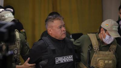 El destituido jefe militar del Ejército de Bolivia, Juan José Zúñiga, fue detenido por ser parte de una toma de militares de la sede del Gobierno de Bolivia.