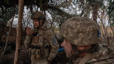 Militares ucranianos en el frente de batalla.