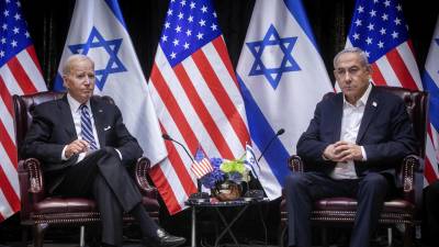 El presidente de EEUU, Joe Biden, y el primer ministro israelí, Benjamin Netanyahu (d), se reunieron en Tel Aviv, Israel, el pasado 18 de octubre.