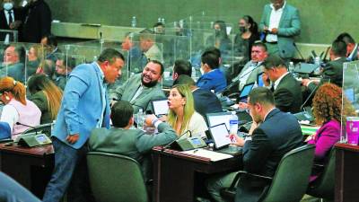 Los empleados asistían a la bancada nacionalista.