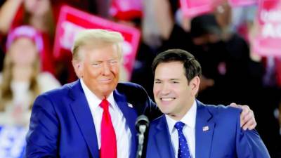 <b>Marco Rubio ha fustigado el gobierno de Joe Biden porque dice que Estados Unidos debe hacer más para detener al “dictador Nicolás Maduro”; en una foto con el mandatario electo.</b>