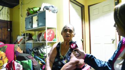 Norma Ochoa es tía de Fabiana mateo, la joven asesinada con saña dentro de su carro en san Pedro Sula. FOTOS: Héctor Edú.