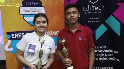 Sofía Osorio y José Anthoni López, ganadores del primer lugar en Microsoft Word y Microsoft Excel.