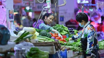 El Gobierno de Xi Jinping pidió a los ciudadanos “almacenar productos básicos” en plena crisis de suministros.