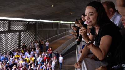 La líder opositora María Corina Machado lidera la campaña de Urrutia tras ser inhabilitada para las elecciones.