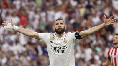 Benzema celebrando su última anotación como jugador del Real Madrid.