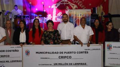 En nombre de todos los porteños la alcaldía de Puerto Cortés donó más de 1.2 millones de lempiras.