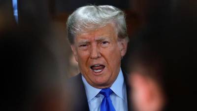 El magnate deberá pagar cinco millones de dólares a Carroll por difamación.