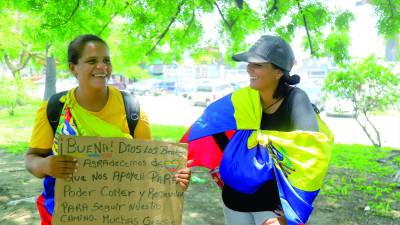 <b>En la gráfica en primer plano Leidy Zorilla y en el fondo Ingrid Muñoz. Foto: Melvin Cubas.</b>