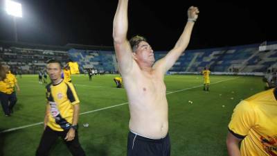 Reynaldo Tilguath celebrando el ascenso del Génesis.