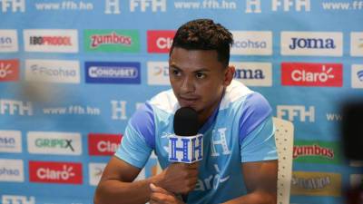 Alexy Vega en conferencia de prensa previo al entrenamiento de la Selección de Honduras.