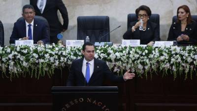 Tomás Zambrano, presidente del Congreso Nacional, delineó los principales lineamientos que marcarán el trabajo legislativo durante el período 2026-2027, al intervenir en la instalación de la primera legislatura, acto que congregó a autoridades del Estado, representantes de la sociedad civil, sector privado, cuerpo diplomático y medios de comunicación.