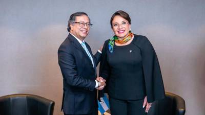 Xiomara Castro y Gustavo Petro sostuvieron un encuentro este lunes en Bruselas, Bélgica.