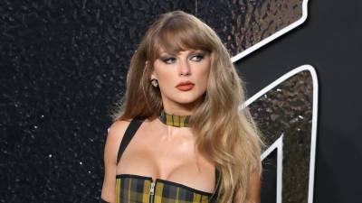 La cantante Taylor Swift posa durante la alfombra roja de los MTV Video Music Awards 2024, en el UBS Arena, en Nueva York (Estados Unidos).