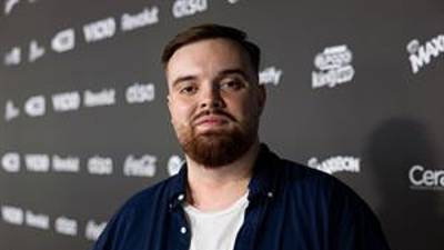 Ibai Llanos es un streamer, presentador de esports (deportes electrónicos) y youtuber español.