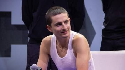 Cada año hay una polémica en los días previos a la ceremonia de los Óscar y este año el protagonista está siendo Timothée Chalamet y sus desafortunadas declaraciones contra la ópera y el ballet, lo que ha provocado una airada reacción por parte de algunas de las instituciones más prestigiosas del mundo.