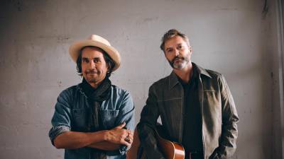 otografía cedida por MS Communications donde aparecen los integrantes de la banda de música latina Bacilos, el colombiano Jorge Villamizar y el brasileño André Lopes .