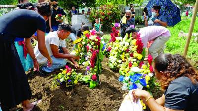 Madre de hermanos asesinados en Chamelecón: “Mis hijos eran muchachos estudiosos y trabajadores”