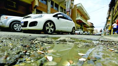 Las calles y avenidas de la ciudad necesitan mantenimiento periódico antes de que el daño sea mayor.