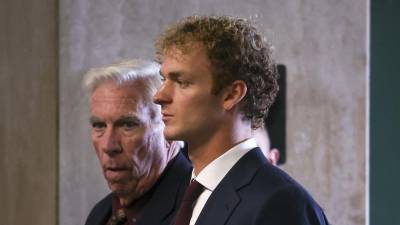 El exmarine estadounidense, Daniel Penny, a su salida de una corte en Nueva York.