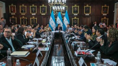 <b>Ayer se informó que habrá cambios en las secretarías e instituciones la próxima semana.</b>