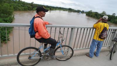 La alerta roja regirá hasta este domingo en los departamentos de Santa Bárbara (oeste), Cortés, Atlántida, Islas de la Bahía y Colón (Caribe); Yoro (norte), Gracias a Dios (este) y el norte de Olancho (este), indicó el organismo de protección civil en un comunicado. EFE/ Gustavo Amador