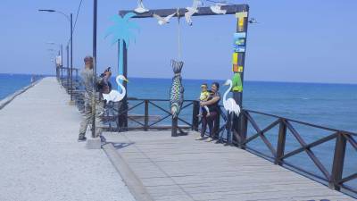 A diario llegan turistas a las playas, ayer lanzaron la campaña Verano 2023. FOTOS:MOISÉS VALENZUELA