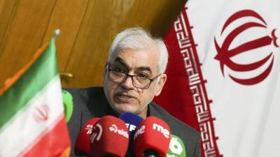 El embajador de la R. I. de Irán en España, D. Reza Zabib, ofrece una rueda de prensa sobre los últimos acontecimientos de su región, en la sede de la Embajada de Irán en Madrid, este miércoles. EFE/ Borja Sanchez-trillo