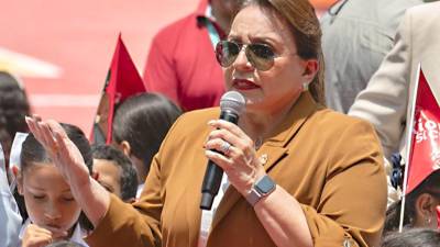 La presidenta de Honduras, Xiomara Castro, en un evento educativo.