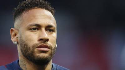 Neymar se ha mantenido alejado de los terrenos de juego desde hace varios meses debido a una lesión.