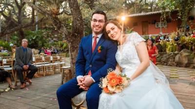 Jorge Torres y Sara Elena Flores celebraron con las emociones a flor de piel la unión de sus vidas.